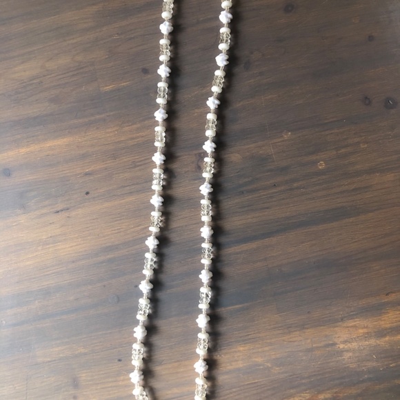 Miriam Haskell Vintage White Plastic & Clear Glass - Picture 5 of 5